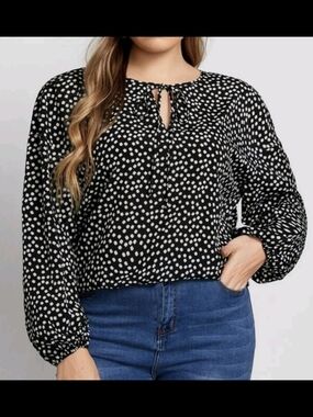 Women’s Black & White Flowal Long Sleeve Blouse
